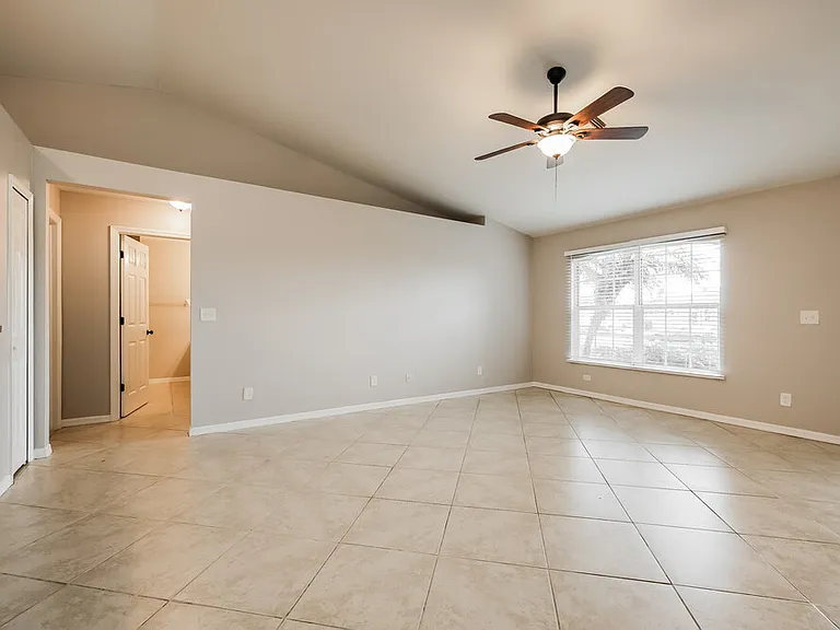 719 Rue Labeau Cir — Photo 5