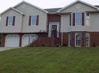 2105 Pinebrook Dr, Kingsport, TN 37660