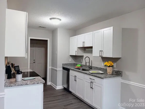 4507 Elm Field Ct, Charlotte, NC 28227