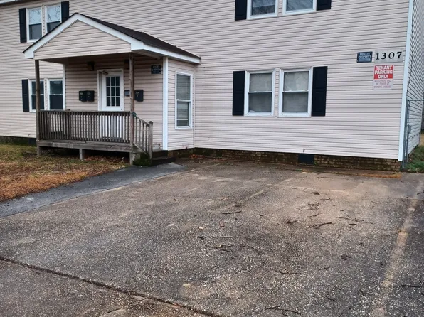 1307 Commerce Ave APT A, Chesapeake, VA 23324
