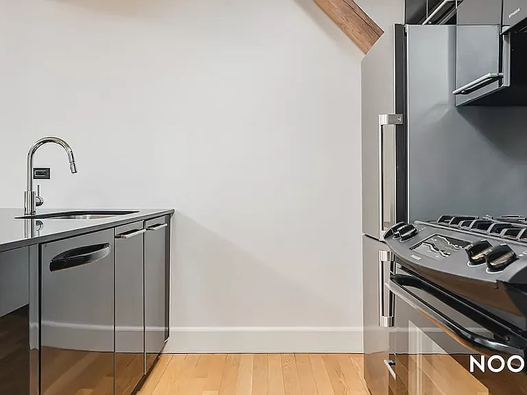 487 Keap St #107 — Photo 2