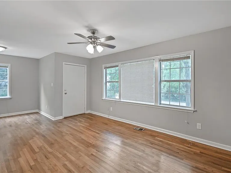 1877 Sumter St NW — Photo 3
