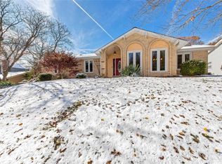1849 Rockmoor Dr, Chesterfield, MO 63017