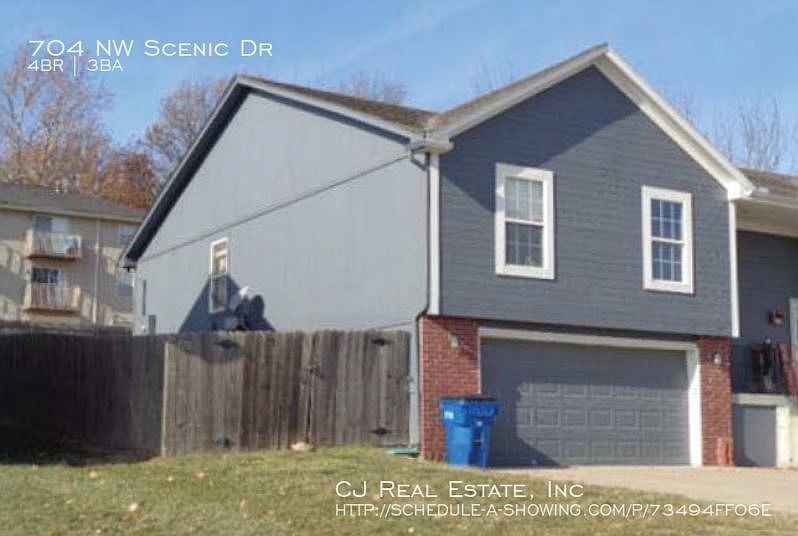1st image of 704 NW Scenic Ln