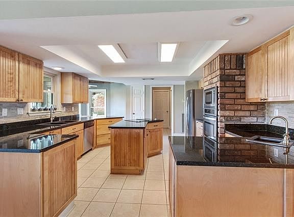 5th image of 2105 Ormond Blvd