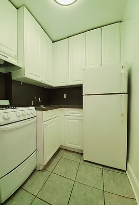 Rented by New York Dwellings LLC | media 2