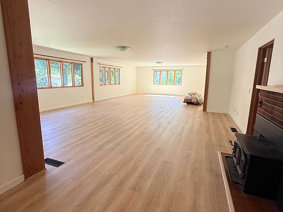 2nd image of 1646 Maple Ave