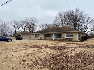 1319 Redbud Ln, Iola, KS 66749