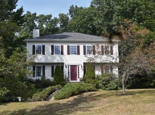 4 Lancewood Dr, Amesbury, MA 01913