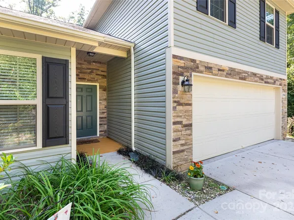 4526 Creemore Dr, Charlotte, NC 28213