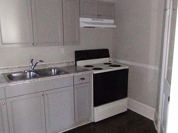 3rd image of 413 S Queen St #6