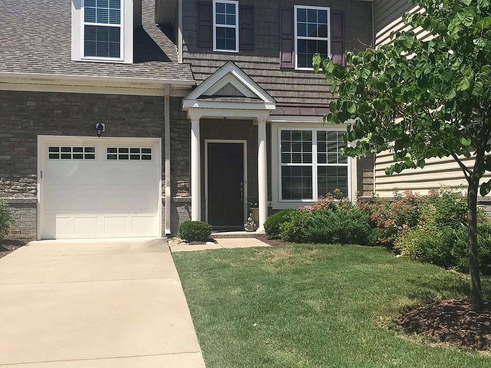 1st image of 704 Braemar Crk