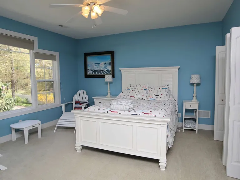 4455 N Lakeshore Dr — Photo 42