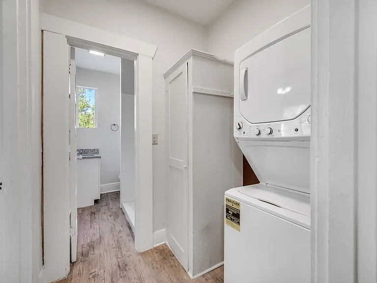 310 E Lambright St — Photo 49