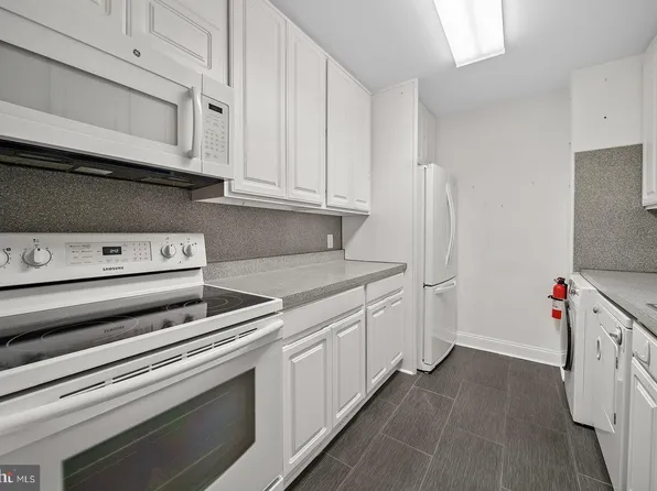 1901 John F Kennedy Blvd APT 1215, Philadelphia, PA 19103