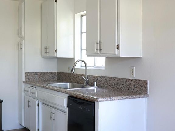 4th image of 3707 Keystone Ave #101