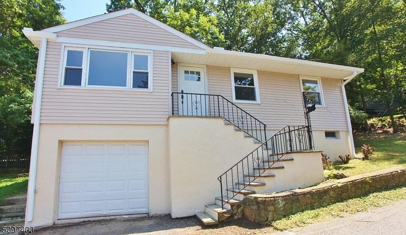 1st image of 15 Hillside Ave #1