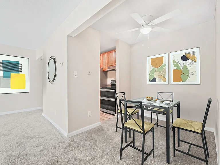 The Hillcrest Apartments — Photo 10