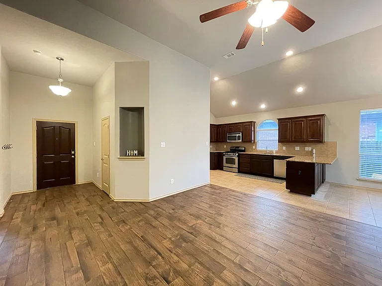2361 Half Moon Bay Ln — Photo 3