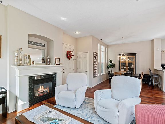3rd image of 6476 NE Rosebay Dr