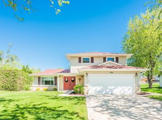 826 Duxbury Ln, Schaumburg, IL 60193