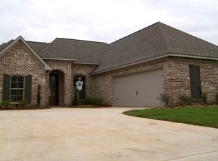 214 Grace Dr, Flowood, MS 39232