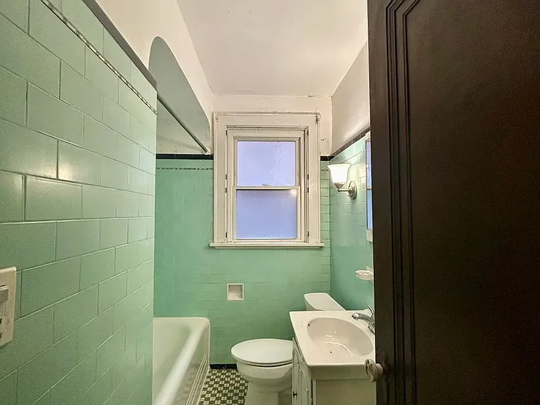 1311 Oakhill St — Photo 13