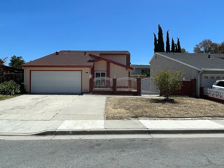 2114 Bennighof Ct — Photo 1