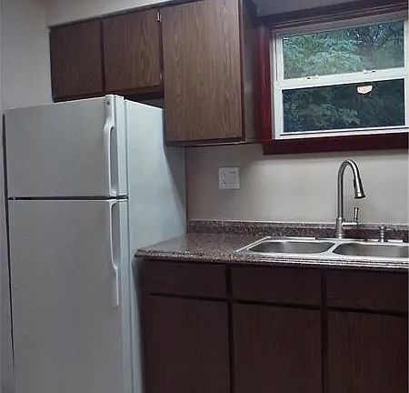2nd image of 1920 Shiras Ave