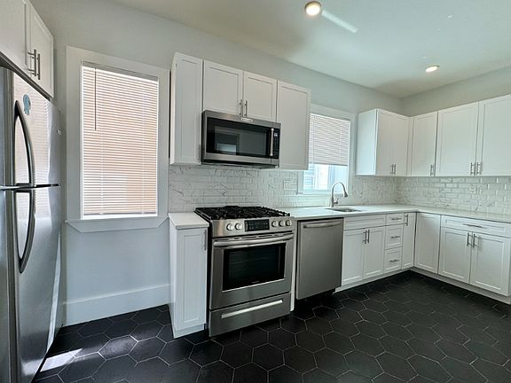 3rd image of 301 Hancock St #2