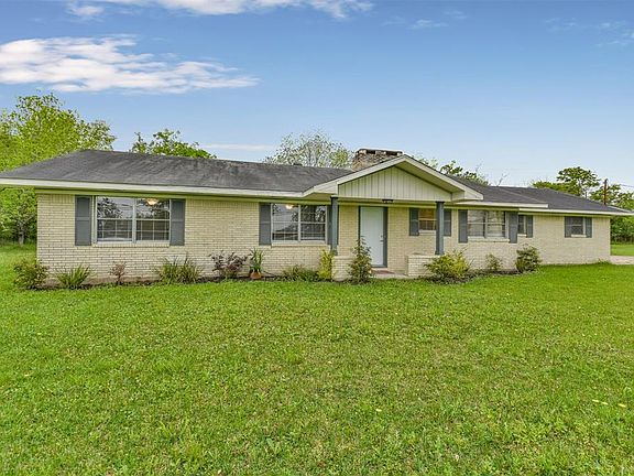 Adorable ranch-style home, waiting for you to call your own.