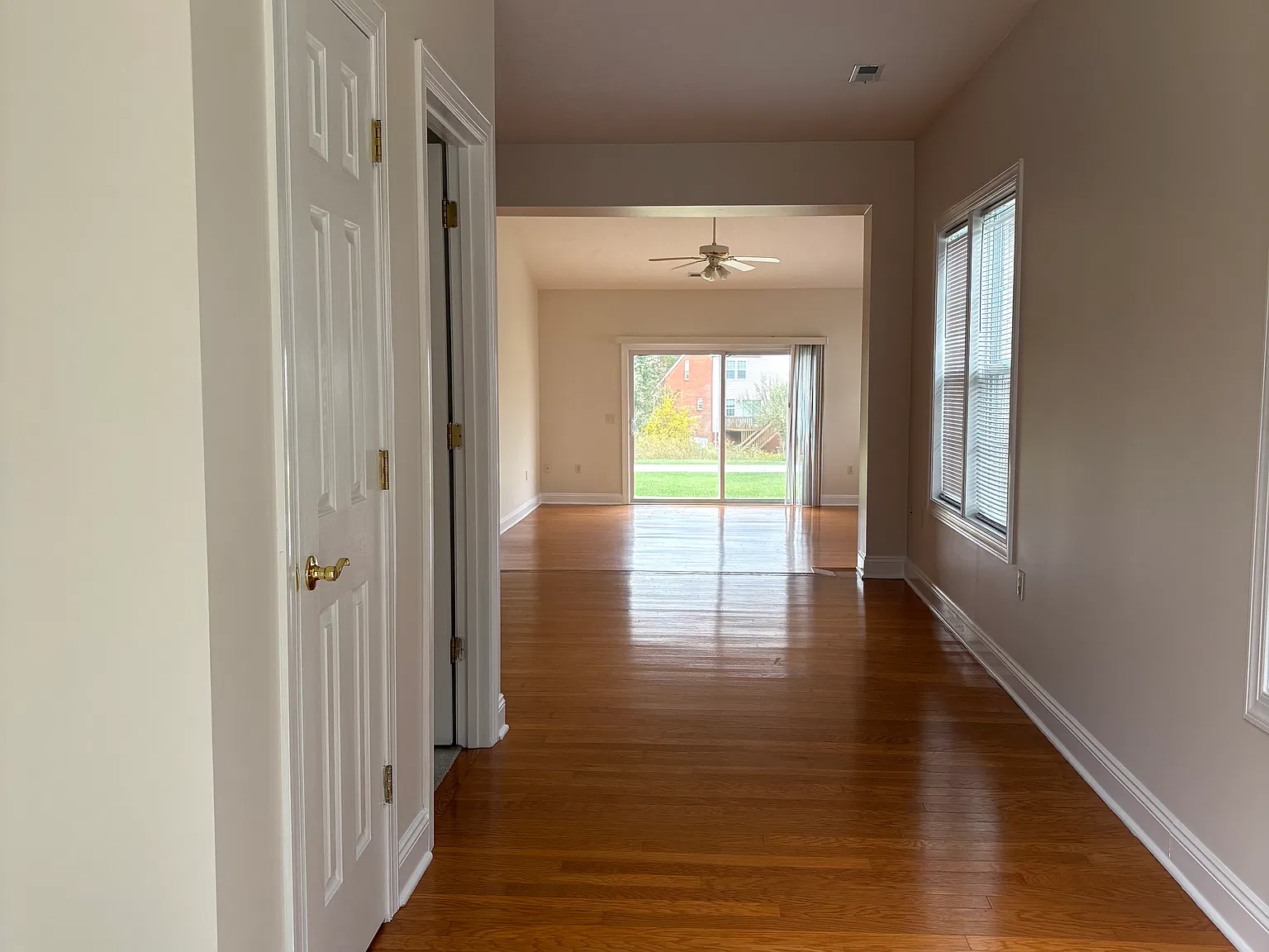3 bed, 2065 sqft, $2,000 — Photo 2