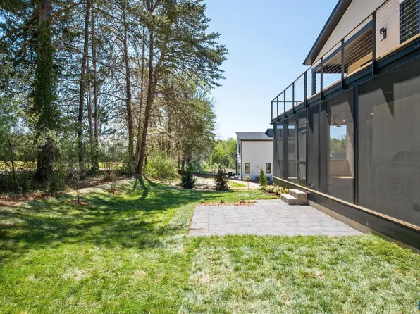 1312 Pen Park Ln, Charlottesville, VA 22901