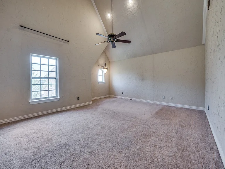 736 Rockingham Dr — Photo 15