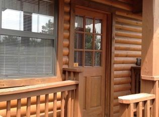 1908 Roark Valley Dr, Branson, MO 65616