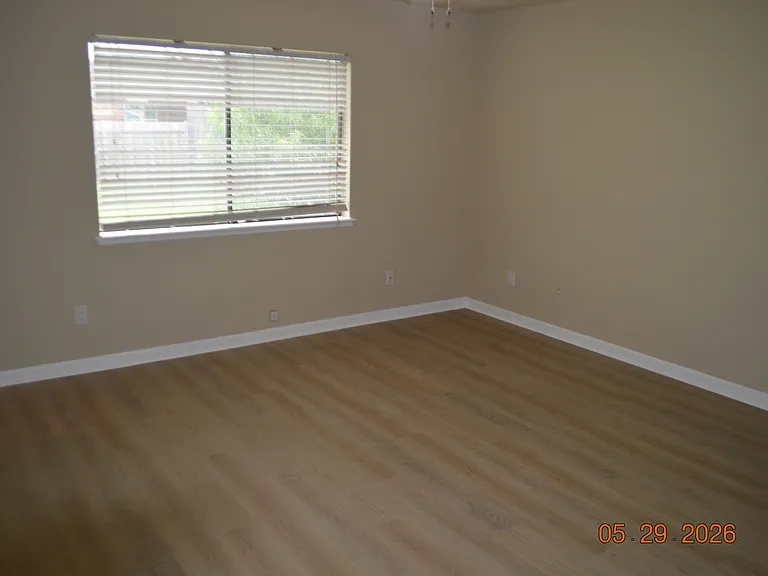 5225 Worley Dr — Photo 8