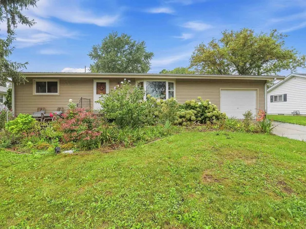 206 Sharp Ave, Reeseville, WI 53579