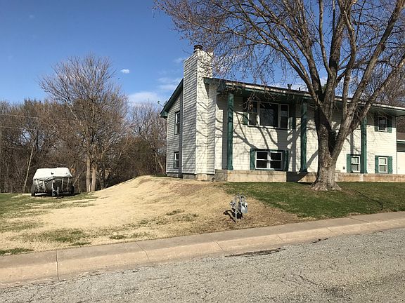2nd image of 510 Sunset Dr