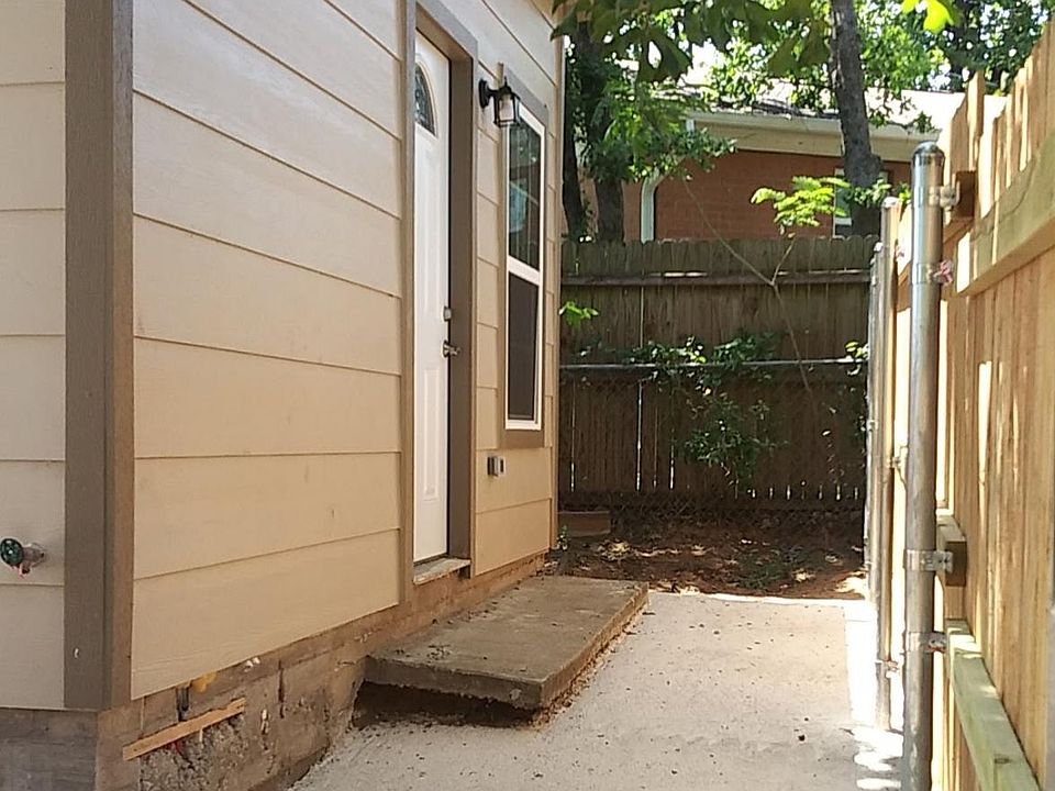 Side view of front of apt