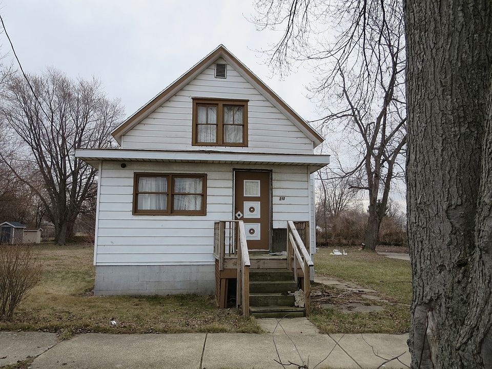2nd image of 210 Grant Ave