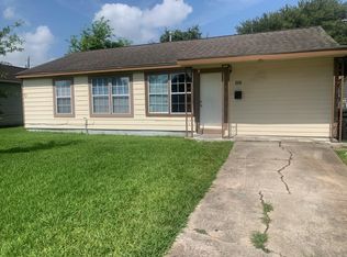 402 Meters St, Houston, TX 77020