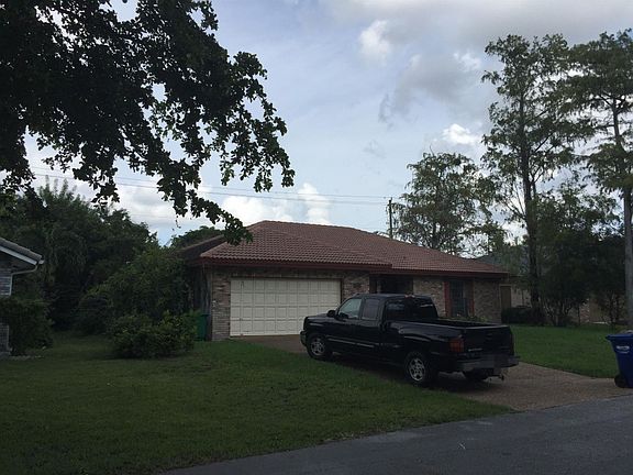 3rd image of 3812 NW 72nd Dr
