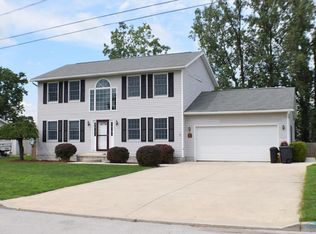 402 Brookside Dr, Woodville, OH 43469
