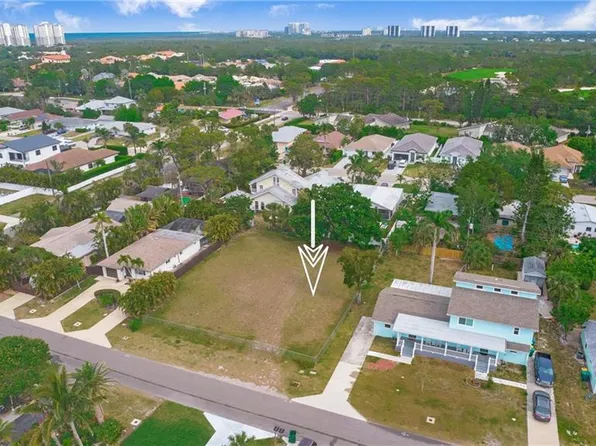 713 109th AVE N, NAPLES, FL 34108