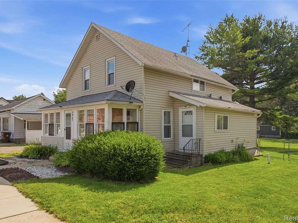223 N Main St, photo 2