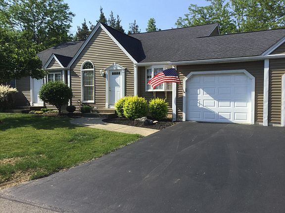 4th image of 11 Old Mill Cir