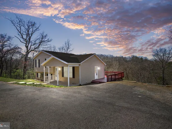 498 Crestview Dr, Martinsburg, WV 25405