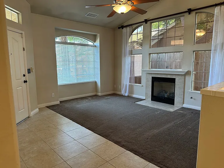361 W Chennault Ave — Photo 2