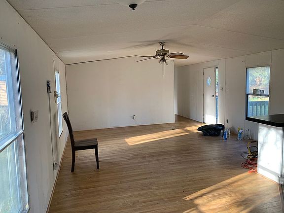 3rd image of 342 Annie Laurie Dr