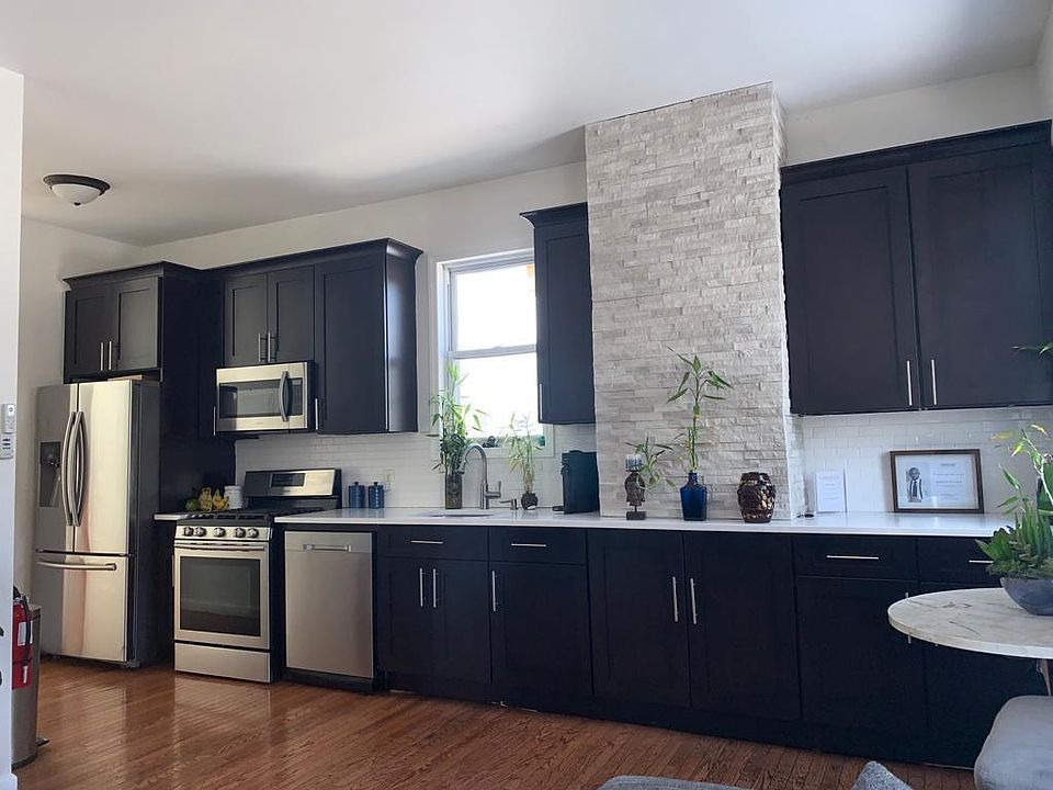 Brand new Kitchen with brand new appliances.
